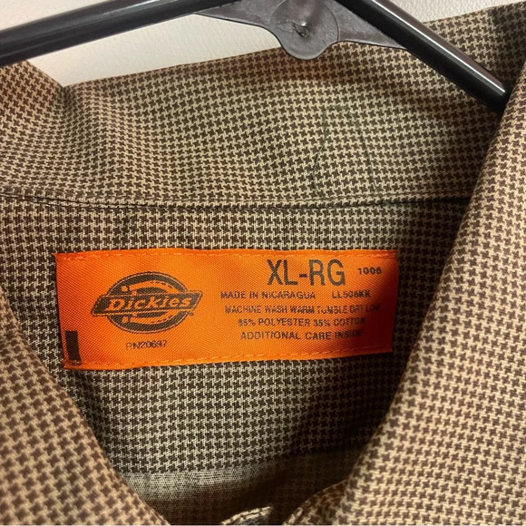 NWT Dickies men’s  button down shirt size XL-Reg Brown checked - Picture 3 of 7
